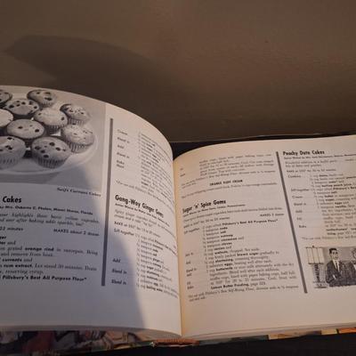 Pillsbury's BEST 1000 Recipes: Best of the Bake-Off Collection cookbook, published in 1959