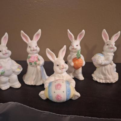 vintage World Bazaars porcelain bunny rabbit figurines. 