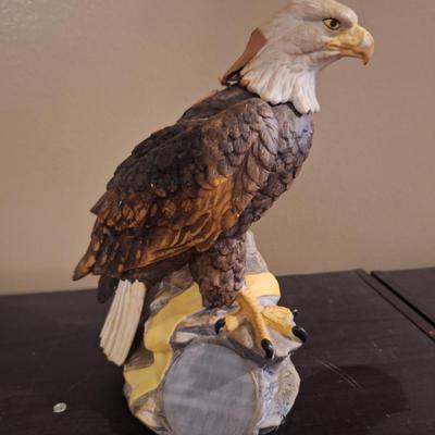 American Bald Eagle vintage Ezra Brooks porcelain collector series liquor decanter, empty
