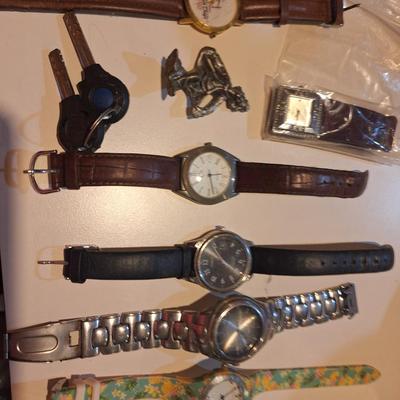 bundle of watches, untested need new batteries