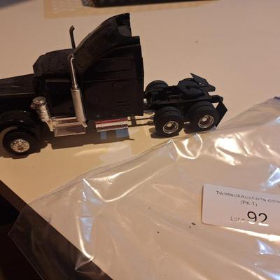 1:32 scale diecast Kenworth sleeper truck