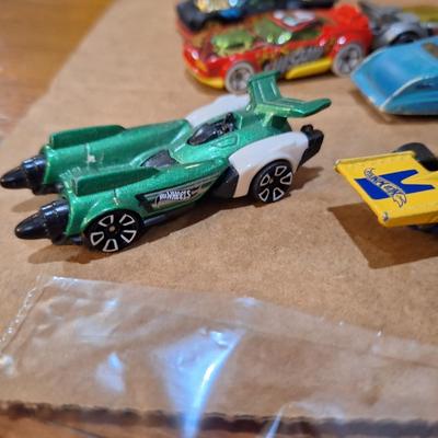 mixed lot, mostly hotwheels.