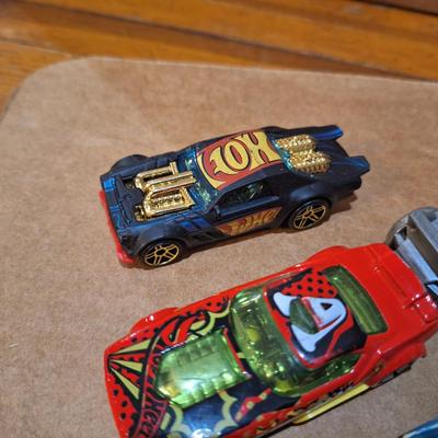 mixed lot, mostly hotwheels.