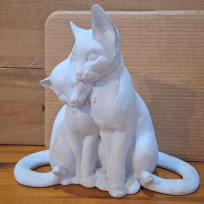 cat statue- likely needs to be indoor