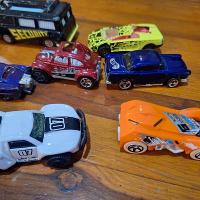 mixed lot of cars, hotwheels and maybe maisto