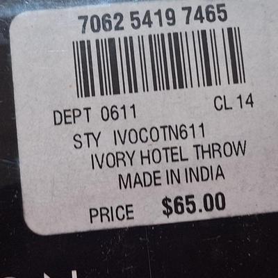 Hotel Collection Egyptian Cotton throw. New in package 50x070 inch  100% Egyptian cotton