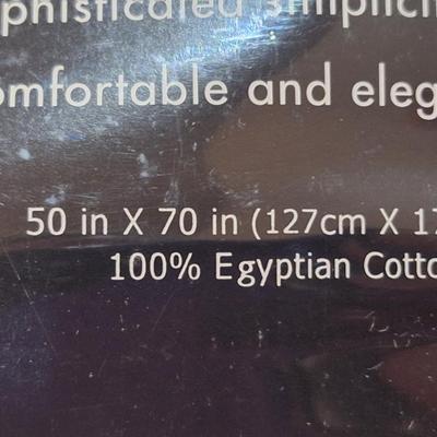 Hotel Collection Egyptian Cotton throw. New in package 50x070 inch  100% Egyptian cotton
