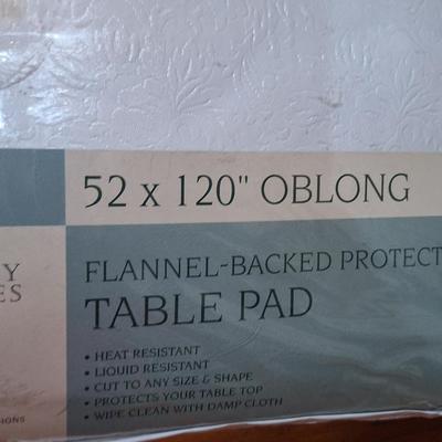  Elrene Home Fashions Flannel-Backed Protector Table Pad. For obling table