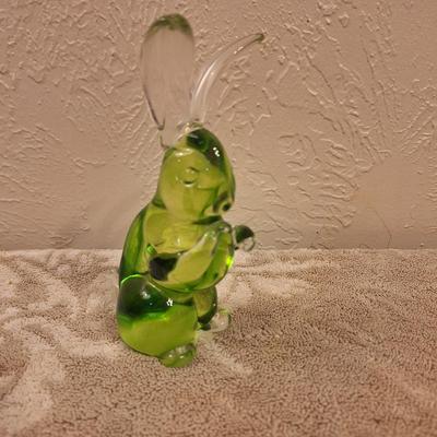 Vintage green glas bunny figurine- Murano like art glass