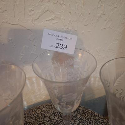 clear crystal wine glasses with etched design