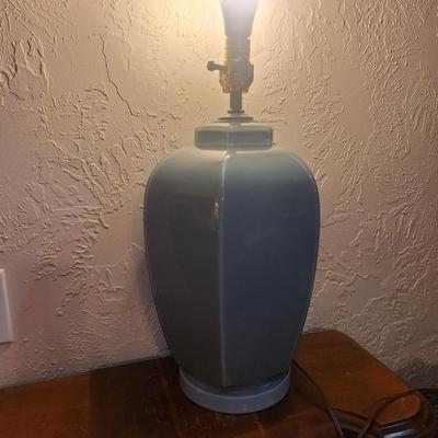 Blue porcelain ginger jar lamp 