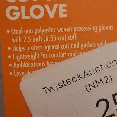 Cut resistant glove by Game winner