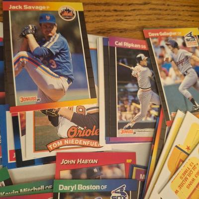 lot of mixed baseball cards 