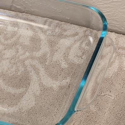 2.2 qt pyrex casserole dish