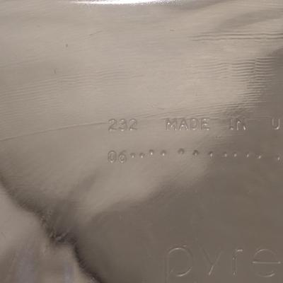 2.2 qt pyrex casserole dish