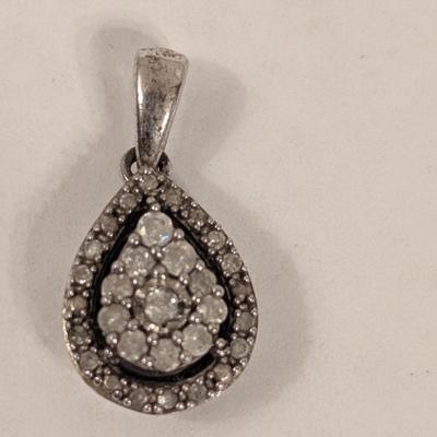 925 Sterling silver pendant in teardrop shape, no chain.