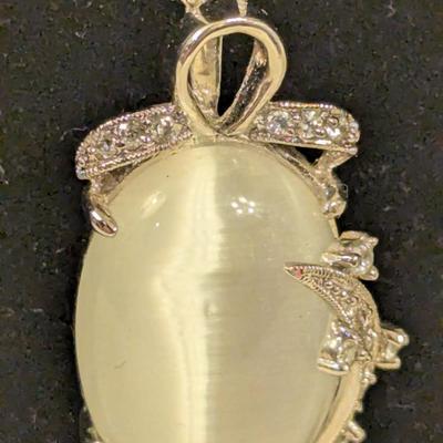 Sterling silver chain and pendant with Moonstone
