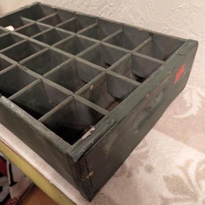 vintage wooden bottle crate, likely used for soda or beer, no brand on side
