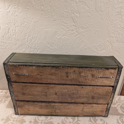 vintage wooden bottle crate, likely used for soda or beer, no brand on side