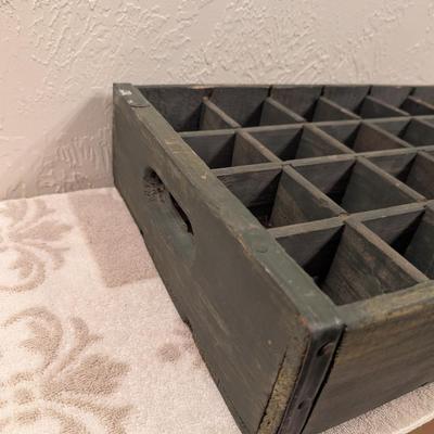 vintage wooden bottle crate, likely used for soda or beer, no brand on side