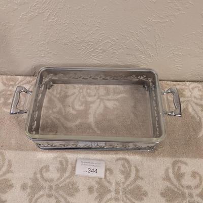 Vintage silver plated serving cradel and pyrex glass dish 231 1.5 qt dish