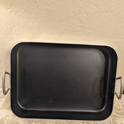 Tivoli Plus Extra Large Chef's Roasting Pan with a non-stick surface and roasting rack. 