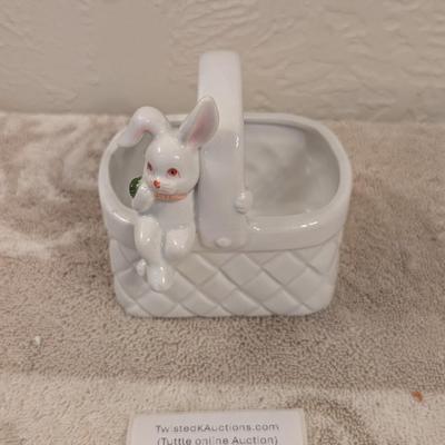 Fitz & Floyd ceramic bunny rabbit climbing out of a white Easter basket figurine