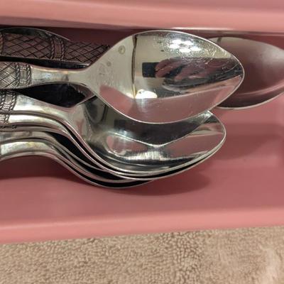 Stainless steel flatware set 