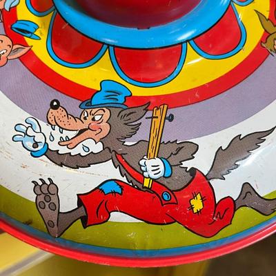 Lot 69 Vintage tin tops