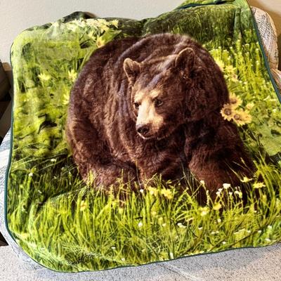Lot 84 Bear fleece throw