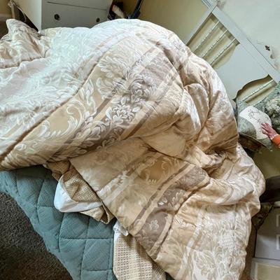 Lot 86 Queen Bedding set