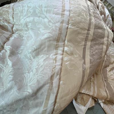 Lot 86 Queen Bedding set