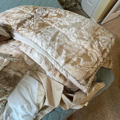 Lot 86 Queen Bedding set