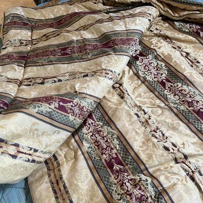 Lot 89 King Size Bed set