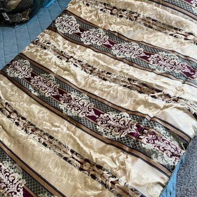 Lot 89 King Size Bed set