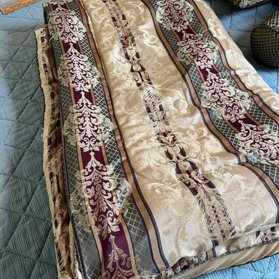 Lot 89 King Size Bed set