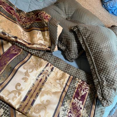 Lot 89 King Size Bed set