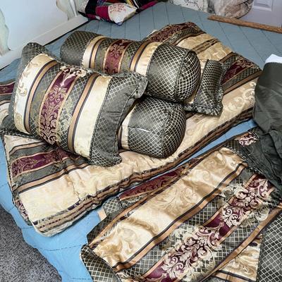 Lot 89 King Size Bed set