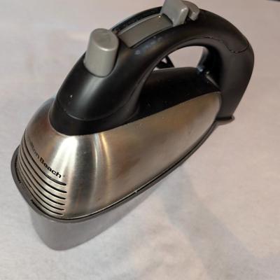 Sale Photo Thumbnail #67: Hamilton Beach Stainless hand mixer w/ case and 2 sets of whisks