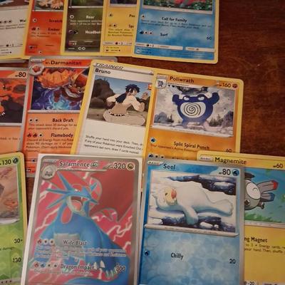 Sale Photo Thumbnail #92: 1 Special in Sleeve
3 Holo's
11 Randoms

(#1)