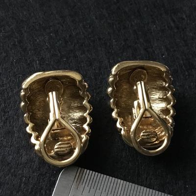 Vintage PD crown premier gold tone clip on earrings in tapered shrimp or ribbed design