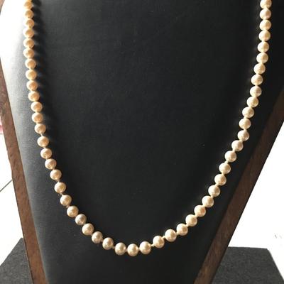 pearl beaded type vintage clasp necklace