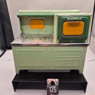 Sale Photo Thumbnail #348: Non-working electric stove 
No markings