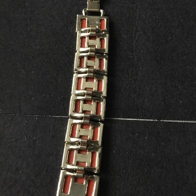 Vintage gold tone link red/ orange confetti lucite bracelet