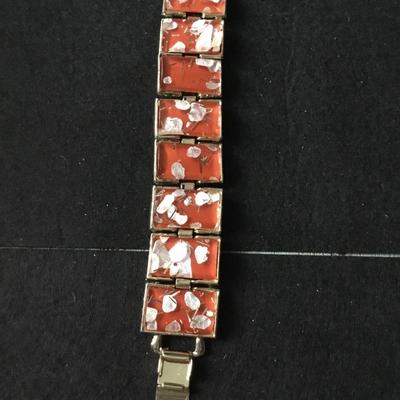 Vintage gold tone link red/ orange confetti lucite bracelet