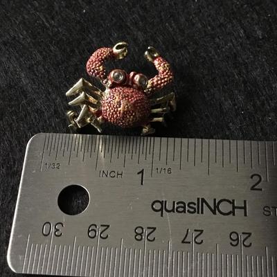Vintage gold tone crab brooch moveable claws pink enamel detailing