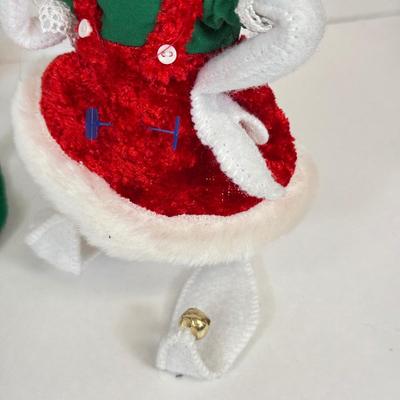 LOT 252: 1990s Anna Lee Posable Fabric Dolls