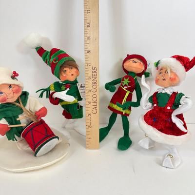 LOT 252: 1990s Anna Lee Posable Fabric Dolls