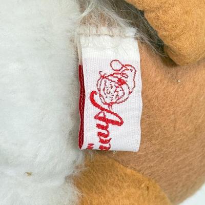 LOT 253: Large 90s Anna Lee Posable Fabric Dolls