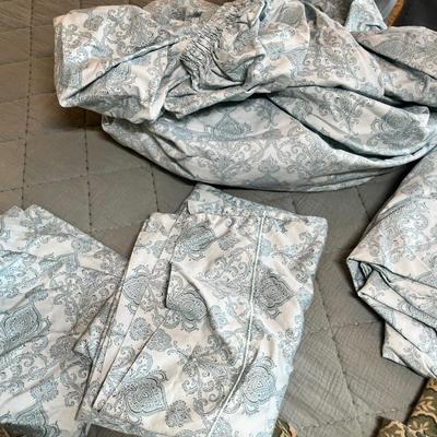 Lot 95 Fancy sheet set